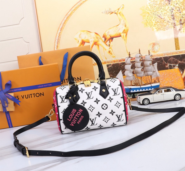 ルイヴィトンバッグ正面デザイン